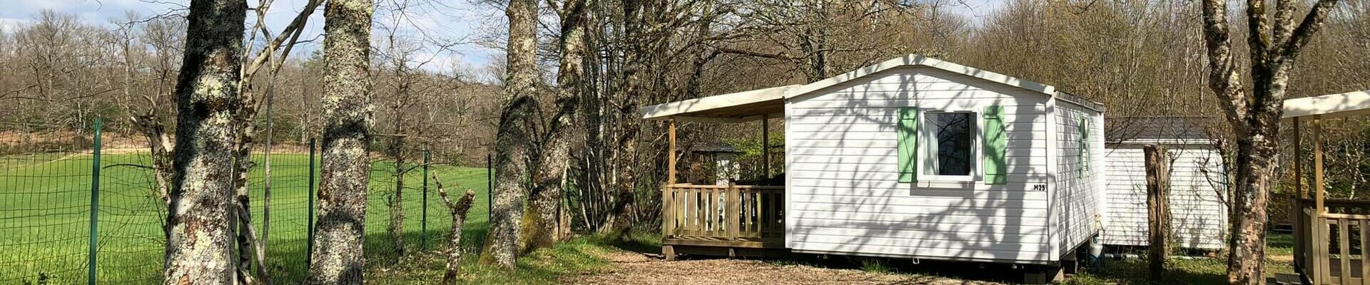 Camping Les Rives du Lac à Espinet (Cantal) - Saint Etienne Cantales