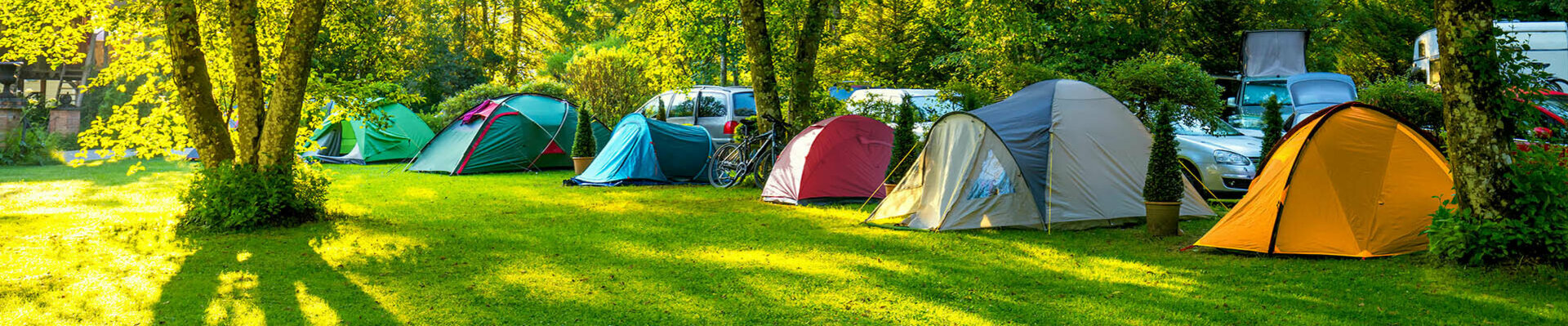 Emplacements premiums dans le Camping les Rives du Lac au barrage de Saint Etienne Cantalès